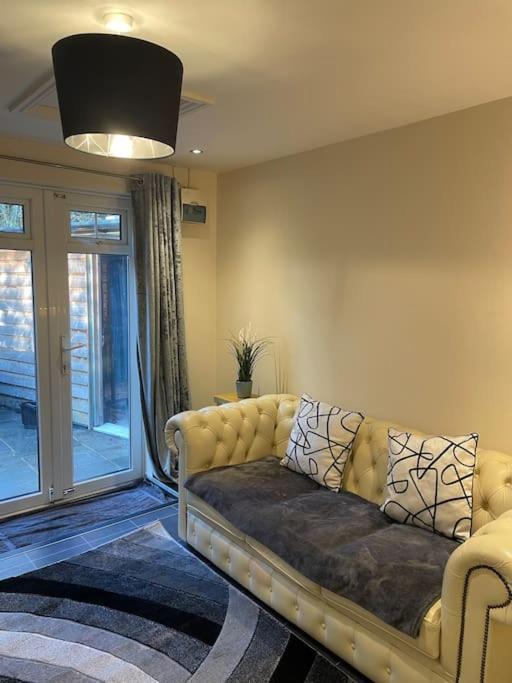 Appartamento Flat 3 Meadow View Cozy Getaway Hurst Esterno foto